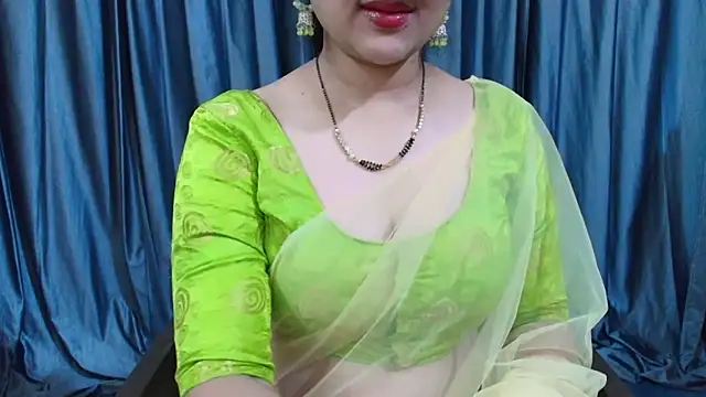 Snapshot of goldiwets chatting on November 11, 4:18 am goldiwets online show from November 11, 4:18 am