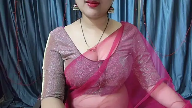 Snapshot of goldiwets chatting on November 4, 2:15 am goldiwets online show from November 4, 2:15 am