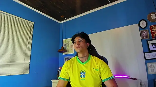 Snapshot of KaryBig3 chatting on March 22, 4:14 am KaryBig3 online show from March 22, 4:14 am