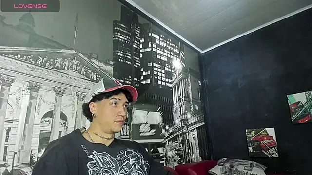 Snapshot of KaryBig3 chatting on March 12, 4:19 am KaryBig3 online show from March 12, 4:19 am