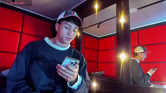 Snapshot of KaryBig3 chatting on March 1, 10:13 am KaryBig3 online show from March 1, 10:13 am