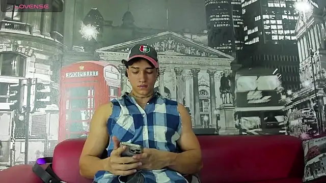 Snapshot of KaryBig3 chatting on March 15, 7:53 am KaryBig3 online show from March 15, 7:53 am