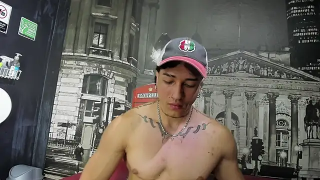 Snapshot of KaryBig3 chatting on February 27, 4:35 am KaryBig3 online show from February 27, 4:35 am