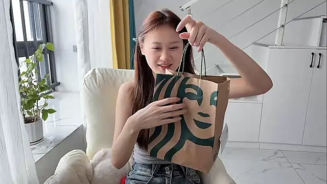 Cassie-20 online show from November 1, 2:40 am