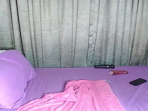 Snapshot of FunHotAssx97 chatting on February 28, 12:21 am FunHotAssx97 online show from February 28, 12:21 am