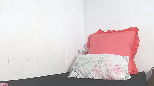 FunHotAssx97 online show from February 10, 9:47 pm