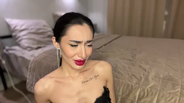 alissadreams online show from October 9, 2:06 pm