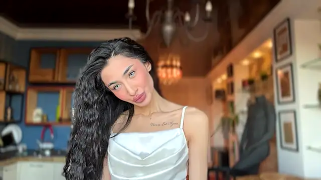 alissadreams online show from October 13, 10:39 am