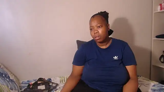 Snapshot of PinkMagic chatting on February 2, 11:53 am PinkMagic online show from February 2, 11:53 am