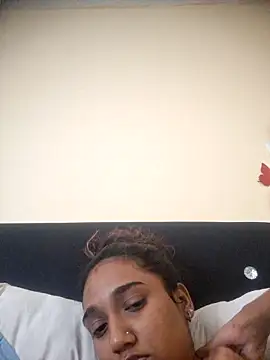 Snapshot of indianpink_lips chatting on November 5, 10:51 am indianpink lips online show from November 5, 10:51 am