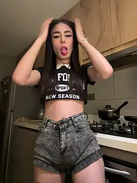 Snapshot of candycami19 chatting on February 26, 8:28 am candycami19 online show from February 26, 8:28 am