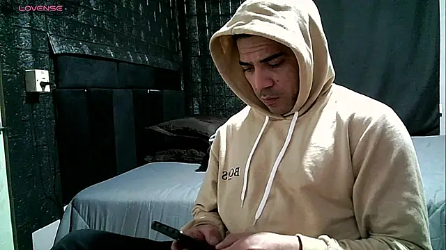 mchdo09 online show from July 8, 10:32 pm