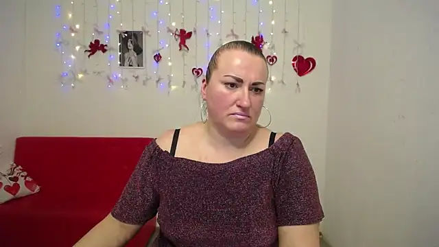 DianaMGG online show from February 12, 8:58 am