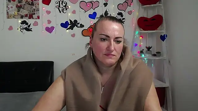 Snapshot of DianaMGG chatting on February 28, 3:15 pm DianaMGG online show from February 28, 3:15 pm