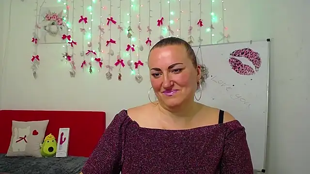 DianaMGG online show from April 7, 5:31 am