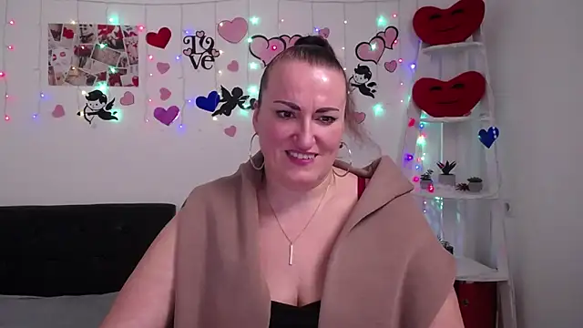 Snapshot of DianaMGG chatting on March 2, 3:30 pm DianaMGG online show from March 2, 3:30 pm