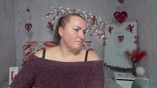 DianaMGG online show from February 10, 7:29 am