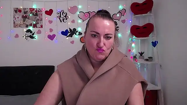 Snapshot of DianaMGG chatting on March 2, 12:25 pm DianaMGG online show from March 2, 12:25 pm