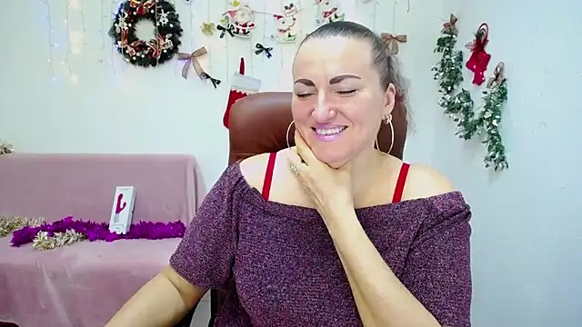 DianaMGG online show from December 18, 6:45 pm