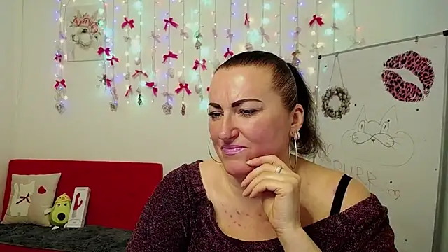 DianaMGG online show from April 2, 6:31 am