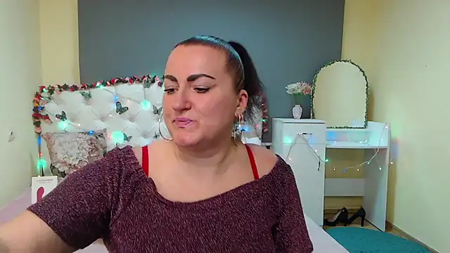 DianaMGG online show from March 6, 6:47 pm