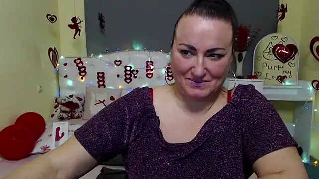 DianaMGG online show from February 5, 9:16 am