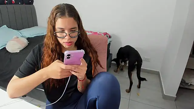 Greciaruiz  online show from October 10, 12:55 am