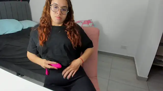 Greciaruiz  online show from October 5, 10:22 pm