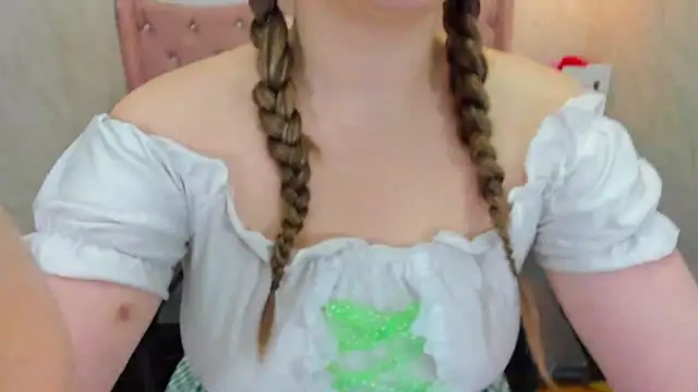 Snapshot of Lianngrace chatting on May 9, 2:31 pm Lianngrace online show from May 9, 2:31 pm