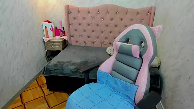 Lianngrace online show from March 13, 2:44 pm