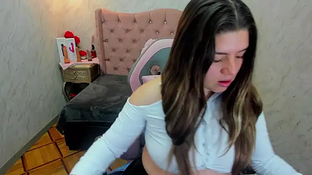 Lianngrace online show from March 7, 12:21 pm