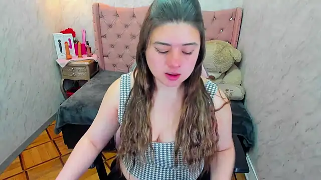 Lianngrace online show from April 17, 2:31 pm