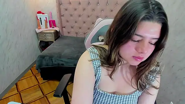 Lianngrace online show from February 12, 3:23 pm