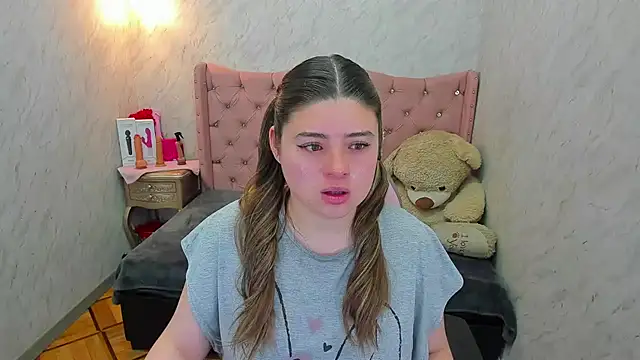 Snapshot of Lianngrace chatting on May 15, 2:26 pm Lianngrace online show from May 15, 2:26 pm