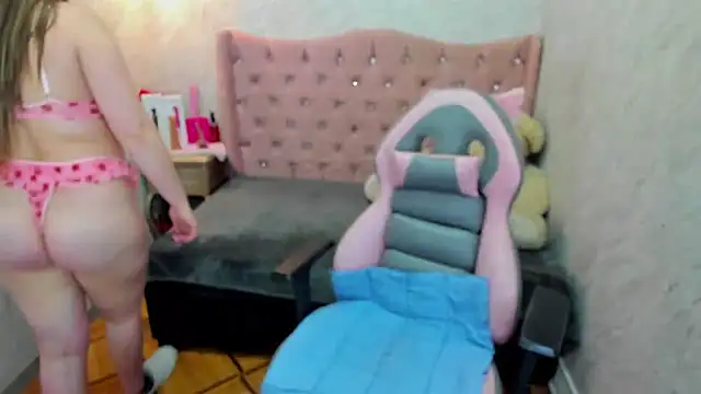 Lianngrace online show from February 18, 2:02 pm