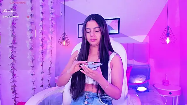 Bella walker  online show from December 17, 8:14 pm