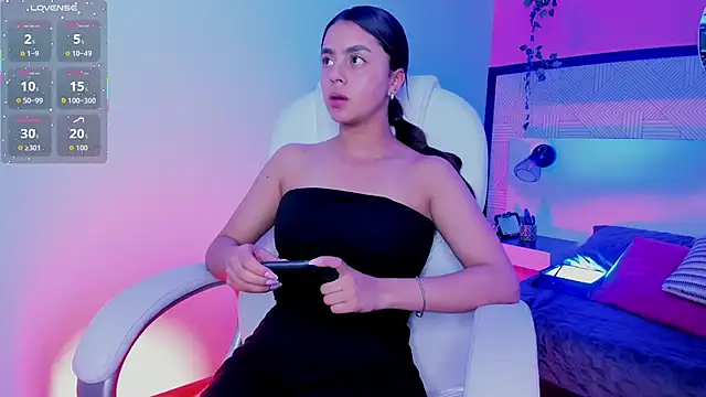 Bella walker  online show from February 5, 9:10 pm