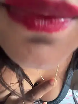 naughtysaraaa online show from July 2, 5:02 am