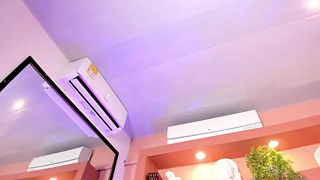 Snapshot of SofiaBennett_ chatting on March 22, 3:31 pm SofiaBennett online show from March 22, 3:31 pm