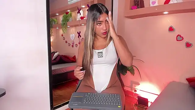 SofiaBennett  online show from February 16, 12:26 pm