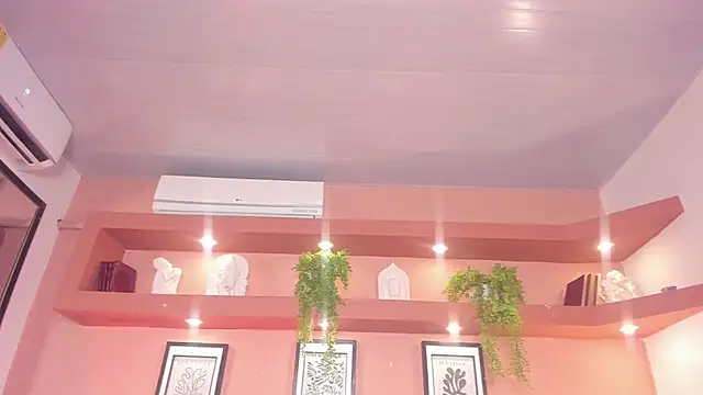 SofiaBennett  online show from December 15, 12:22 pm