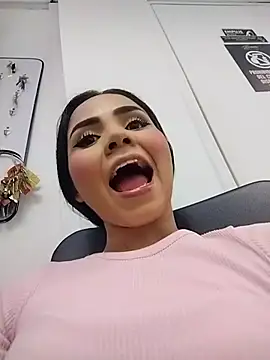 Snapshot of Natty_roberts_ chatting on February 27, 9:47 pm Natty roberts online show from February 27, 9:47 pm