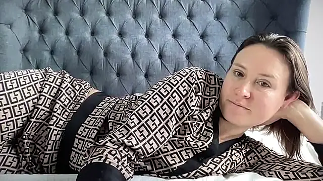 eatmypie69 online show from November 10, 11:59 am