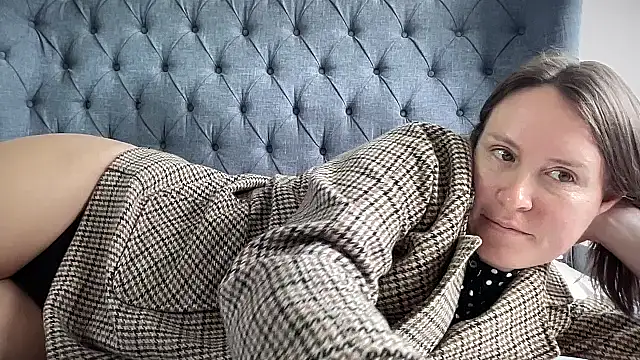 eatmypie69 online show from September 15, 9:21 am