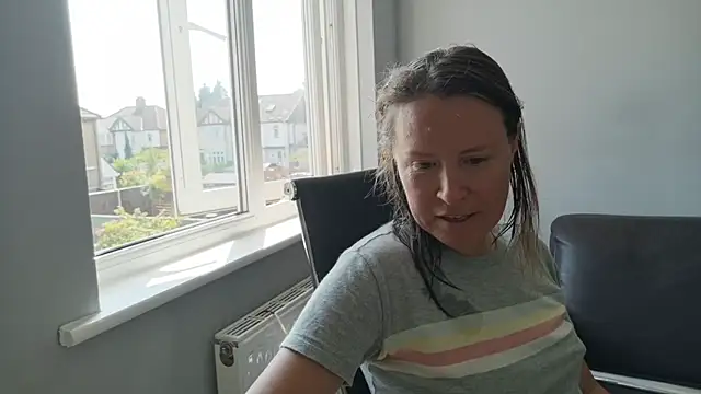 Snapshot of eatmypie69 chatting on July 9, 9:10 am eatmypie69 online show from July 9, 9:10 am