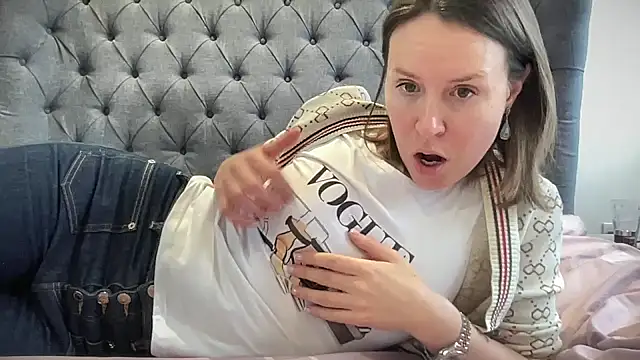 eatmypie69 online show from December 4, 10:03 am