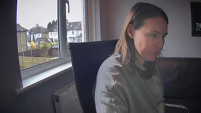 eatmypie69 online show from March 10, 10:30 am