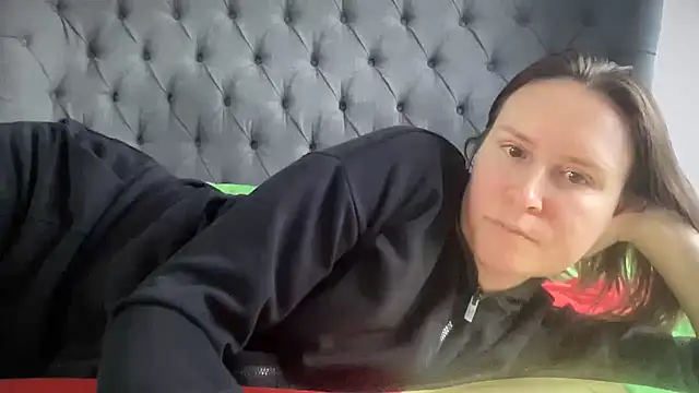 eatmypie69 online show from January 8, 10:10 am