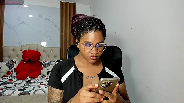 ZahraRose online show from March 19, 11:10 am