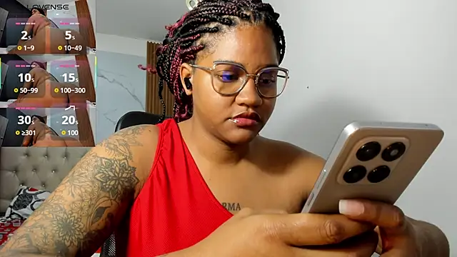 Snapshot of ZahraRose chatting on July 17, 11:40 am ZahraRose online show from July 17, 11:40 am